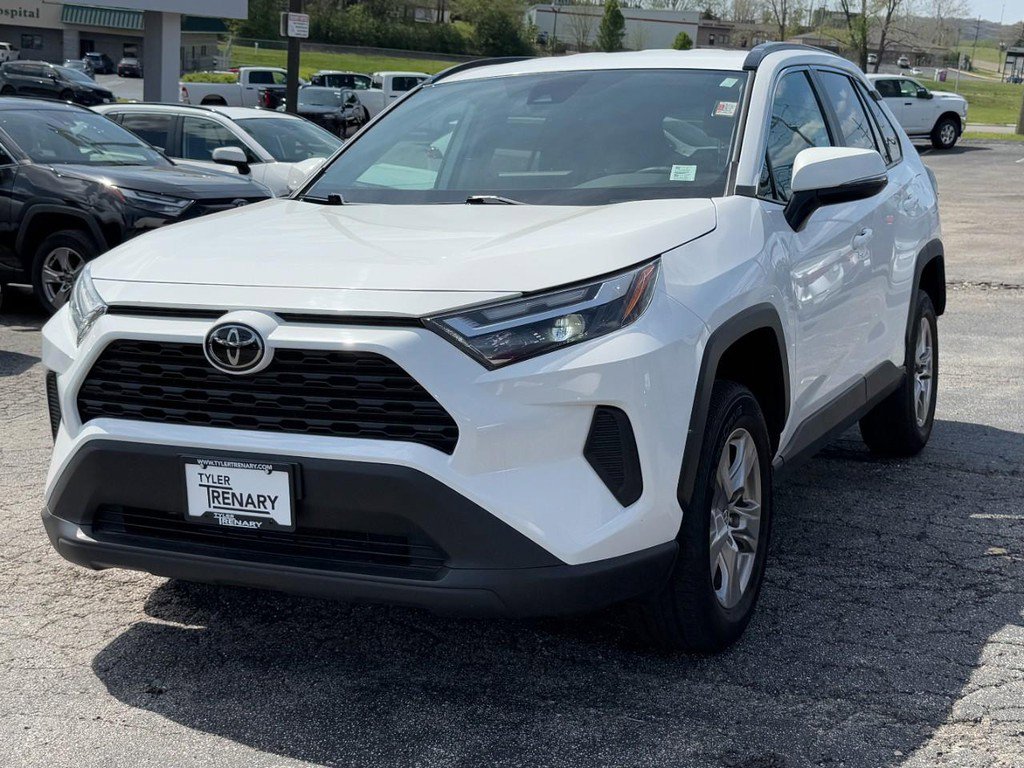 Used 2024 Toyota RAV4 XLE FWD image 10