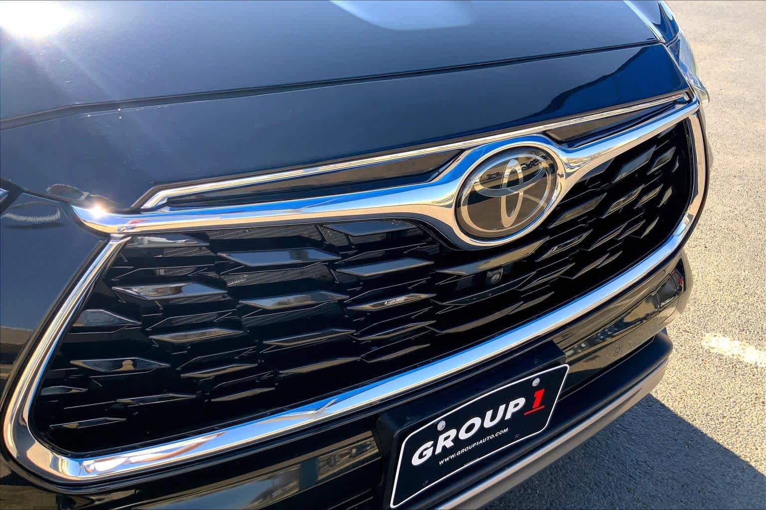 Used 2024 Toyota Highlander Platinum image 29