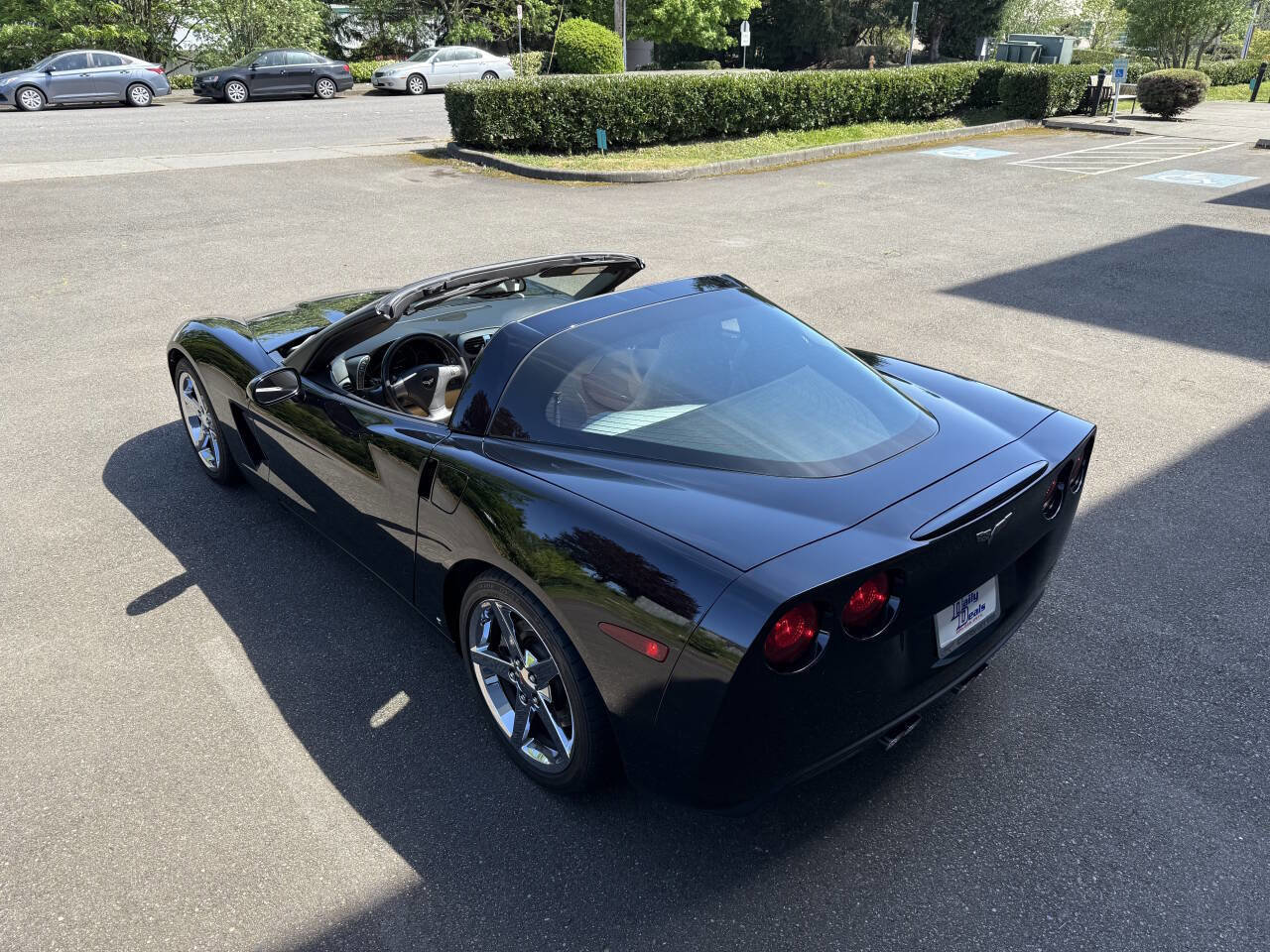 Used 2007 Chevrolet Corvette Coupe w/ Preferred Equipment Group RWD image 11