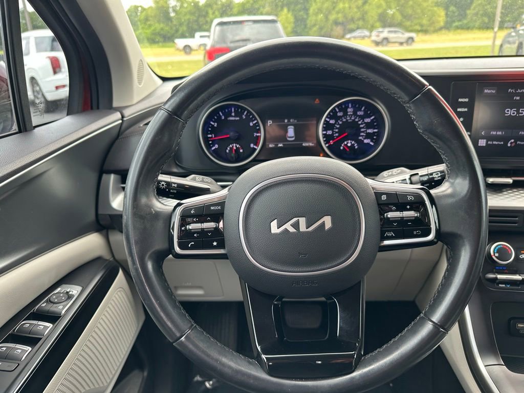 Used 2022 Kia Carnival LX FWD image 21