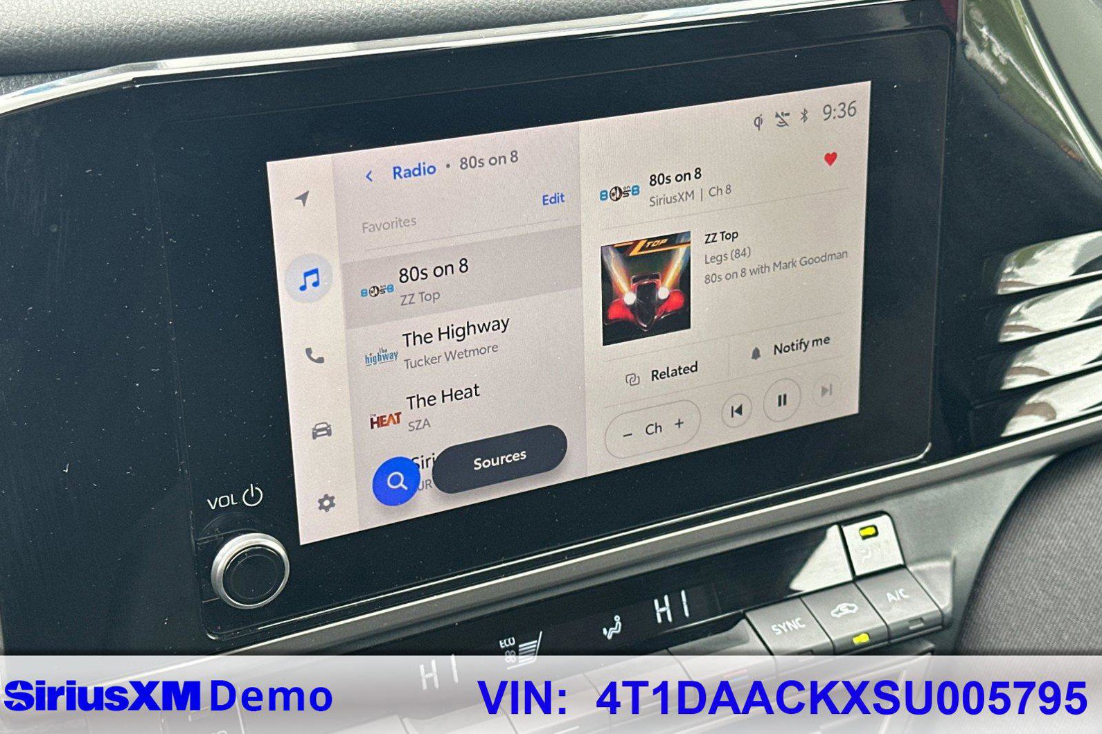 Used 2025 Toyota Camry LE image 27