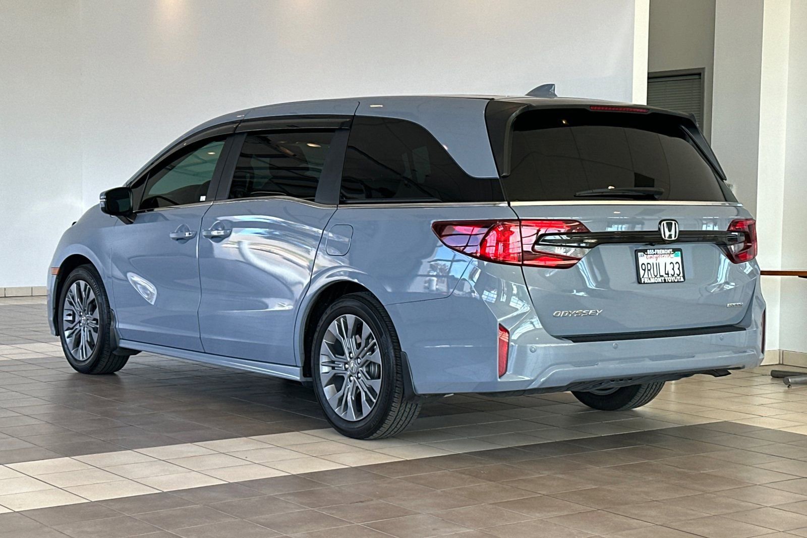 Used 2025 Honda Odyssey Touring image 6