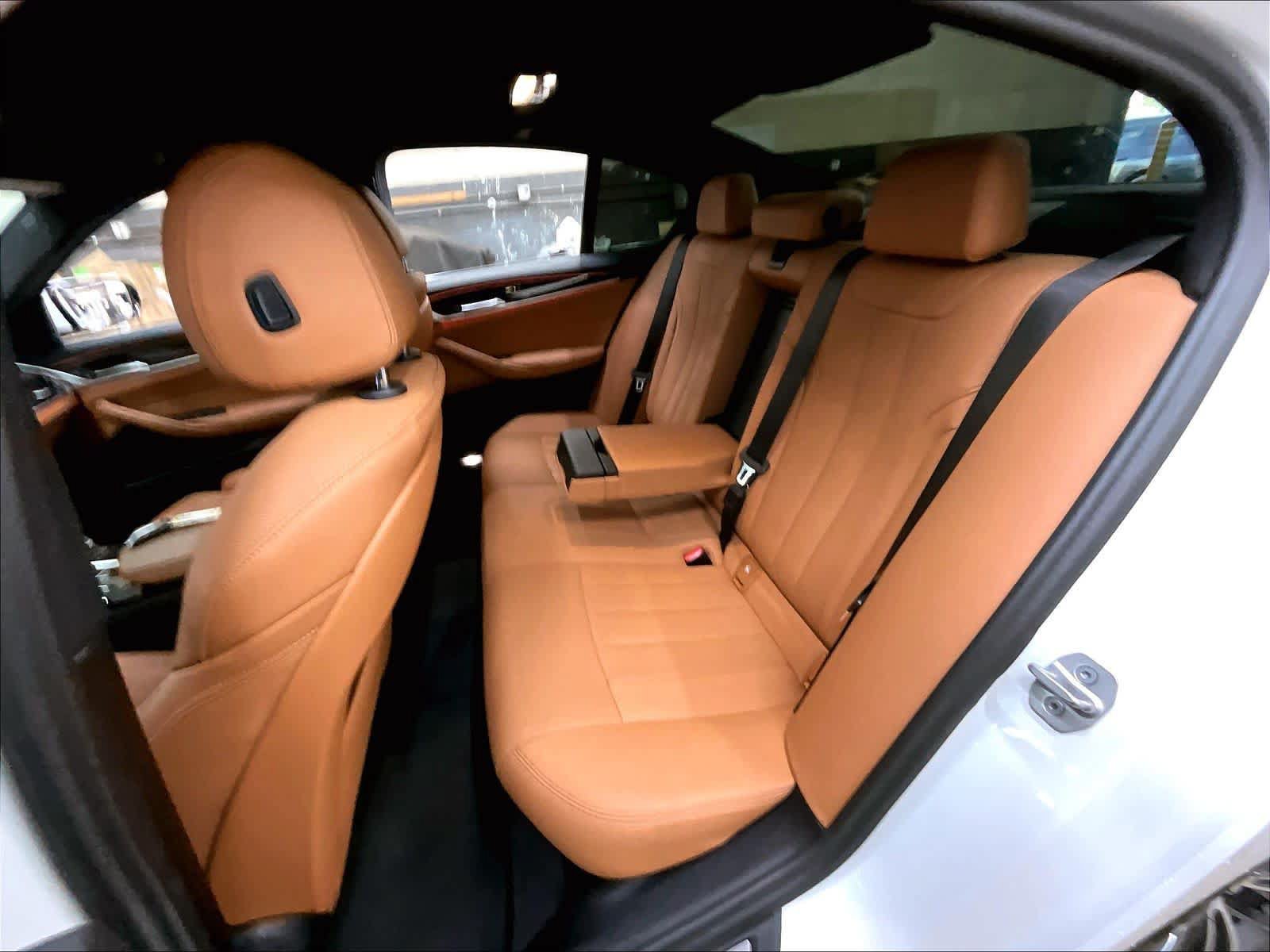 Used 2023 BMW 530i w/ Convenience Package RWD image 29