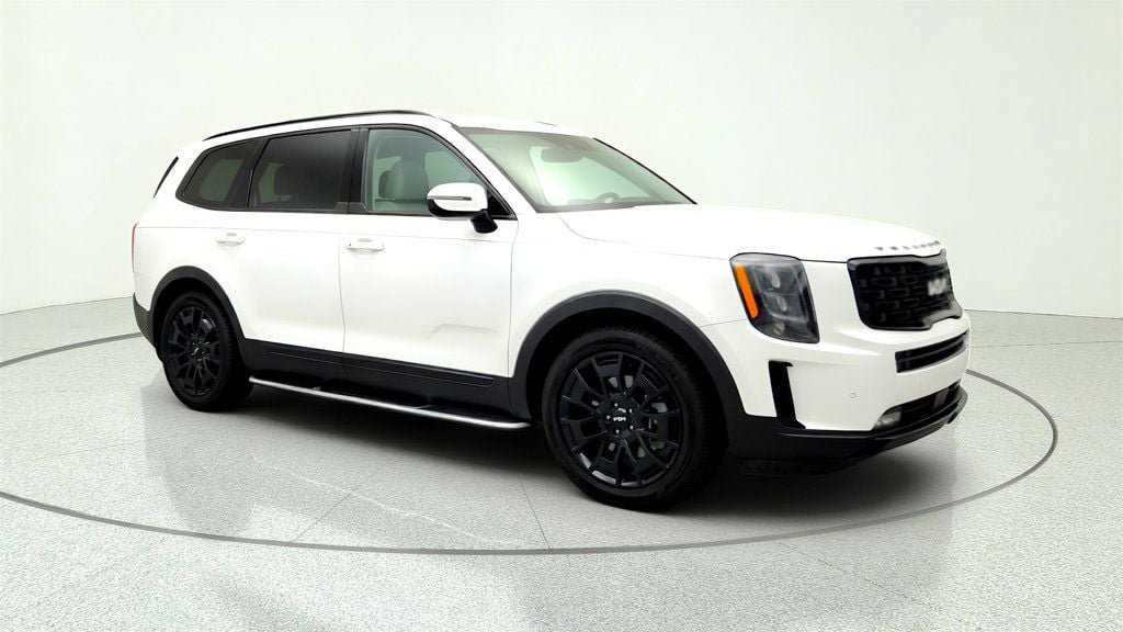 Used 2022 Kia Telluride SX w/ SX Prestige Package AWD/4WD image 3