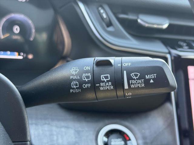 Certified 2023 Jeep Grand Cherokee L Limited AWD/4WD image 20