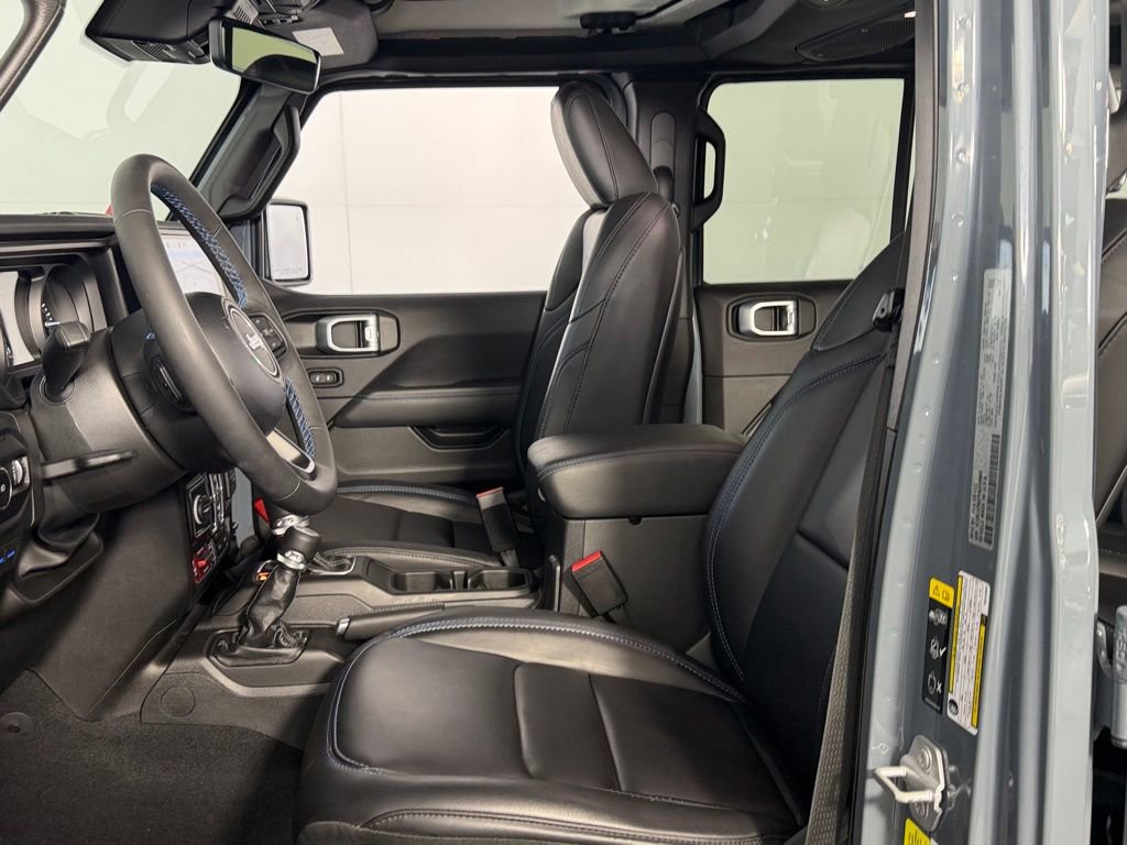 Used 2024 Jeep Wrangler Unlimited Rubicon 4xe AWD/4WD image 22