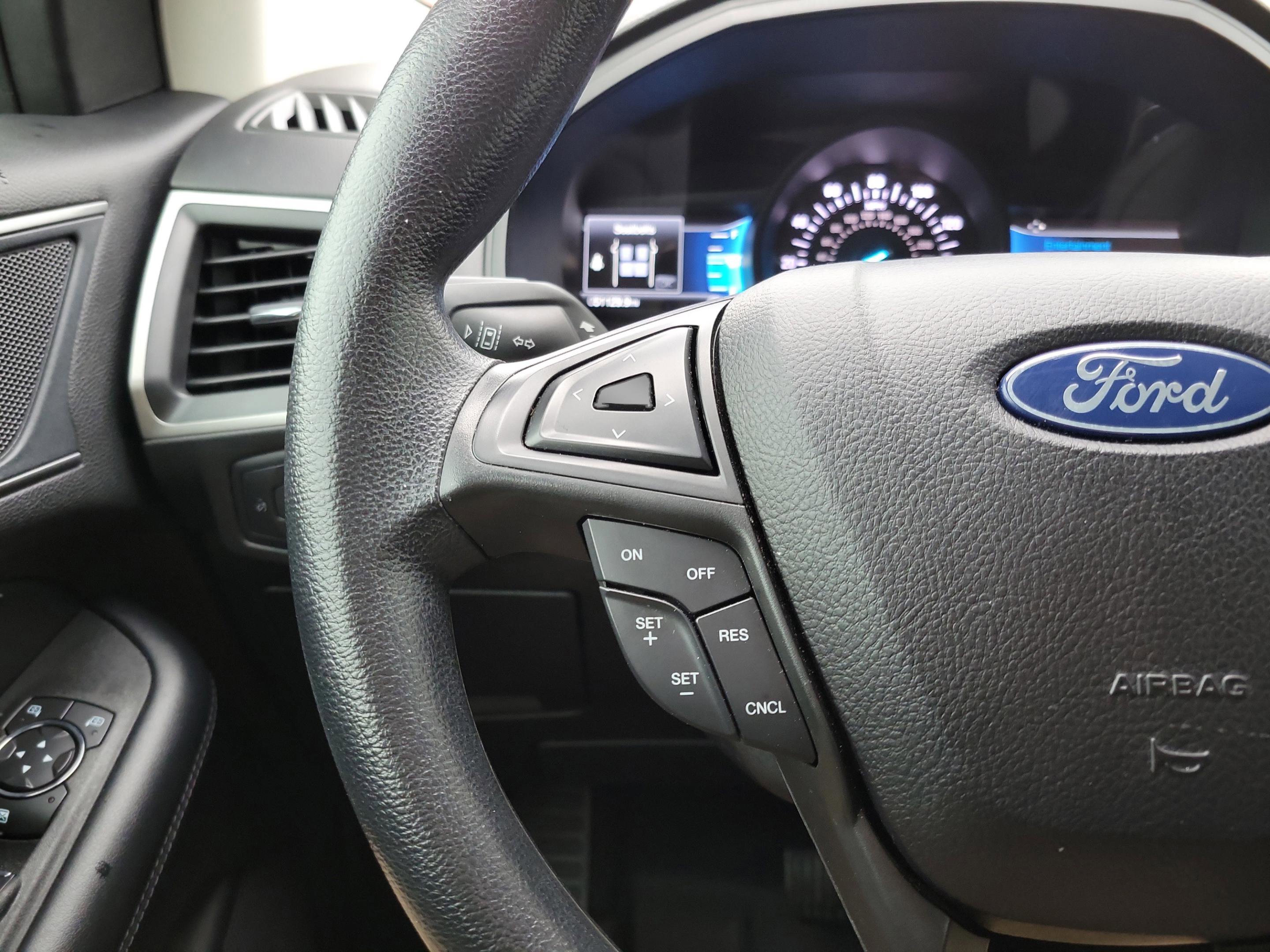 Used 2022 Ford Edge SE w/ Black Appearance Package image 12