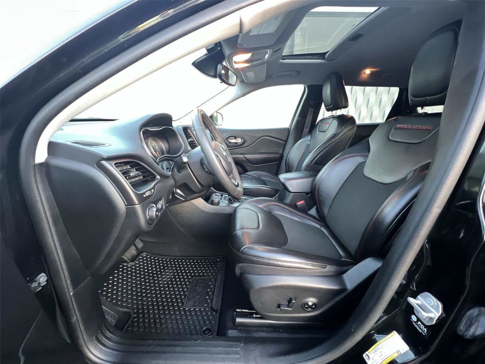 Used 2021 Jeep Cherokee Trailhawk w/ Trailer Tow Group image 10