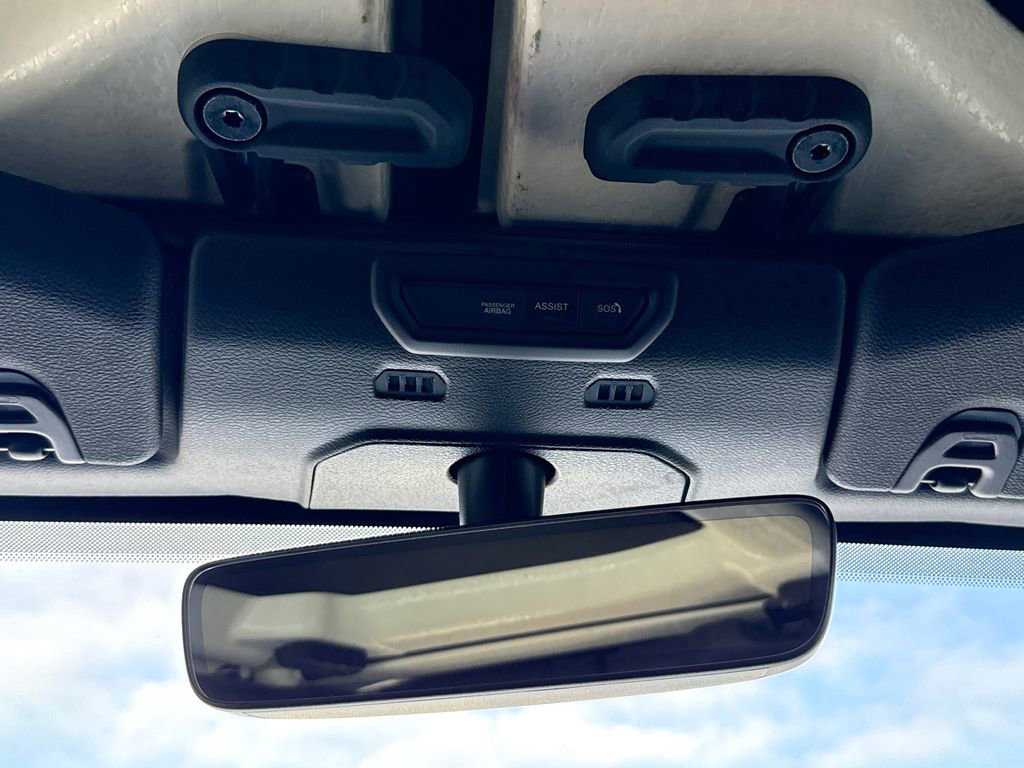 Used 2022 Jeep Wrangler Unlimited Sahara w/ Cold Weather Group image 24