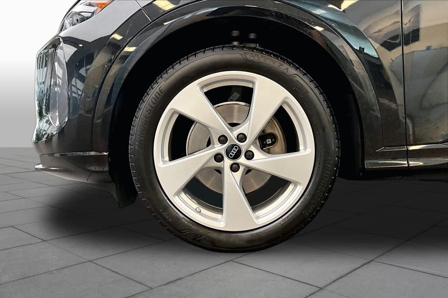 Certified 2025 Audi Q5 Prestige AWD/4WD image 11
