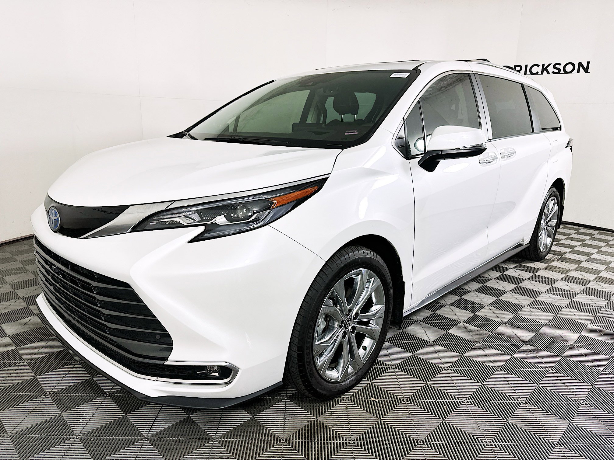 Certified 2024 Toyota Sienna Platinum image 7