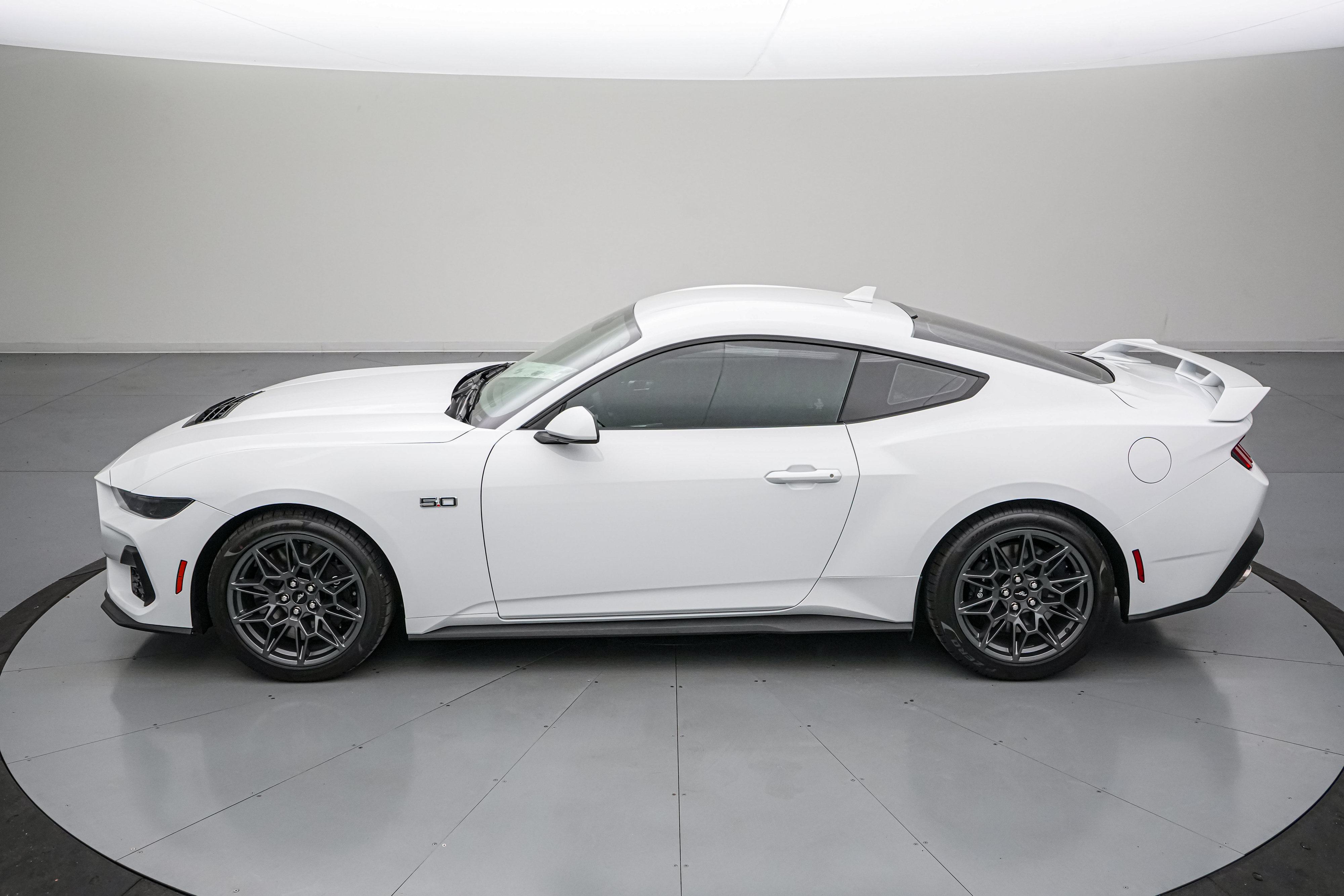 New 2026 Ford Mustang GT w/ GT Performance Package RWD image 8