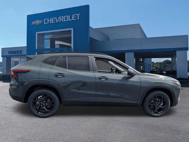 New 2026 Chevrolet Trax LT w/ Driver Confidence Package image 3