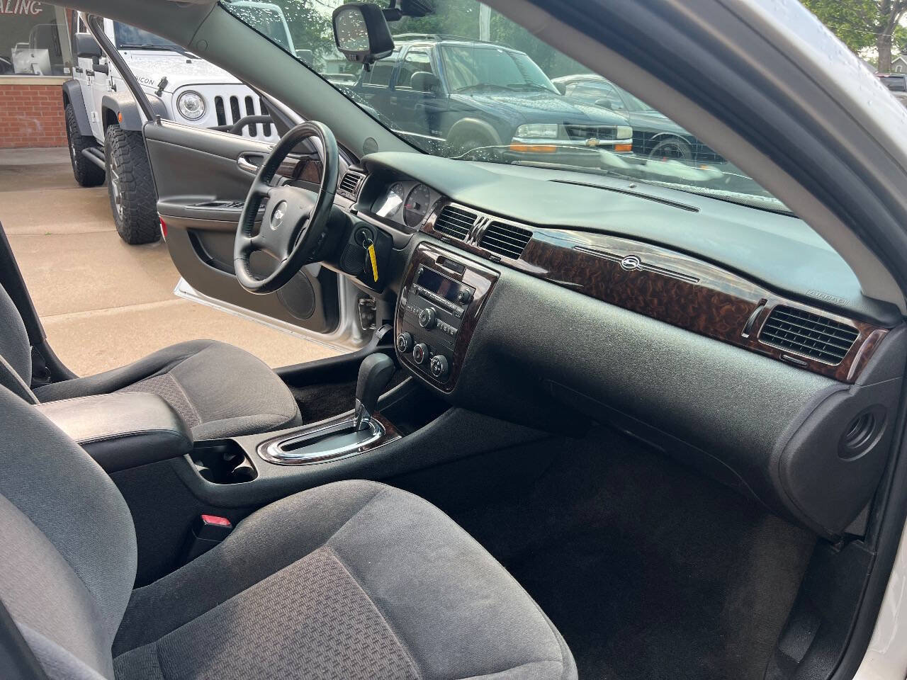 Used 2012 Chevrolet Impala LS FWD image 17