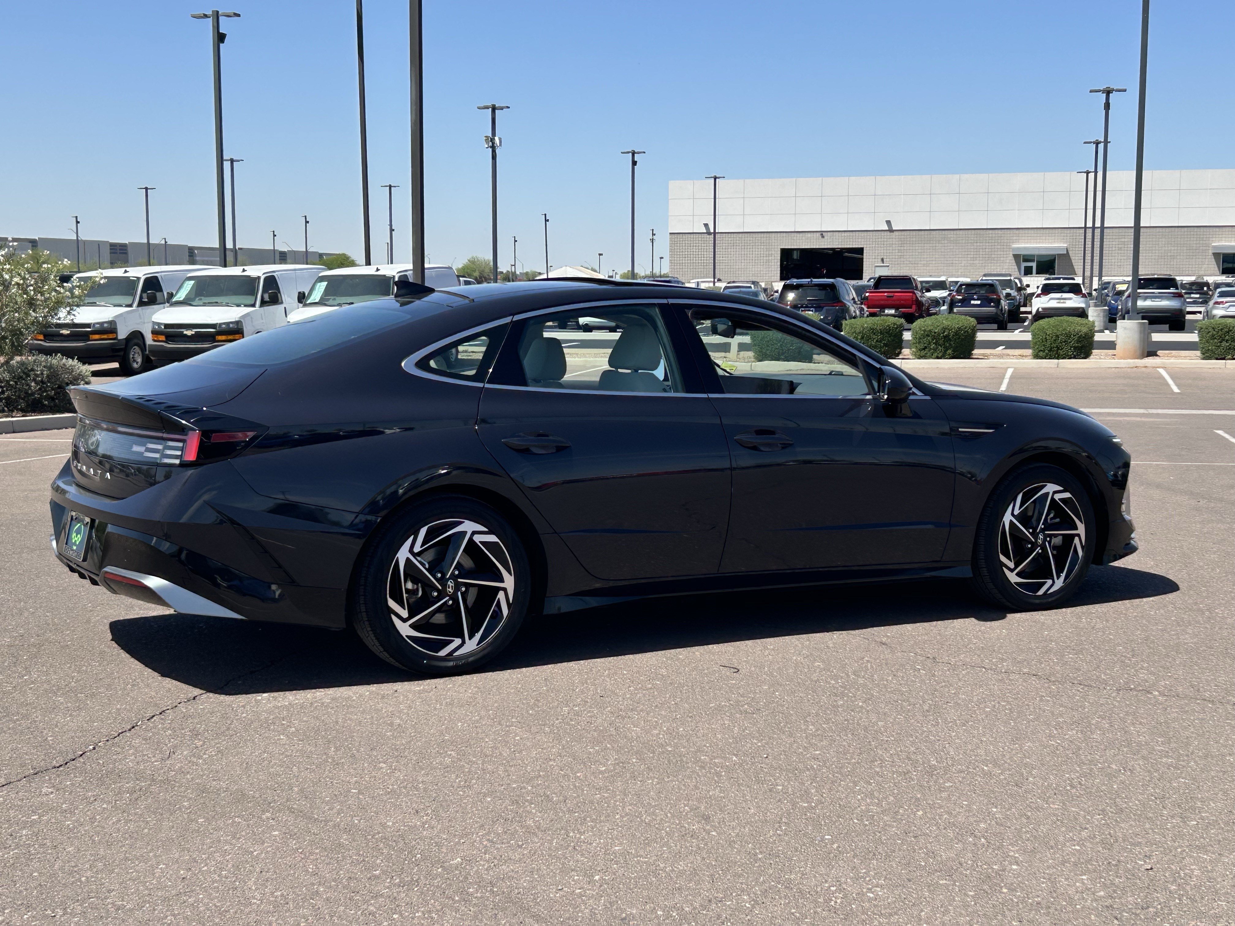 Certified 2024 Hyundai Sonata SEL w/ Convenience Package FWD image 5
