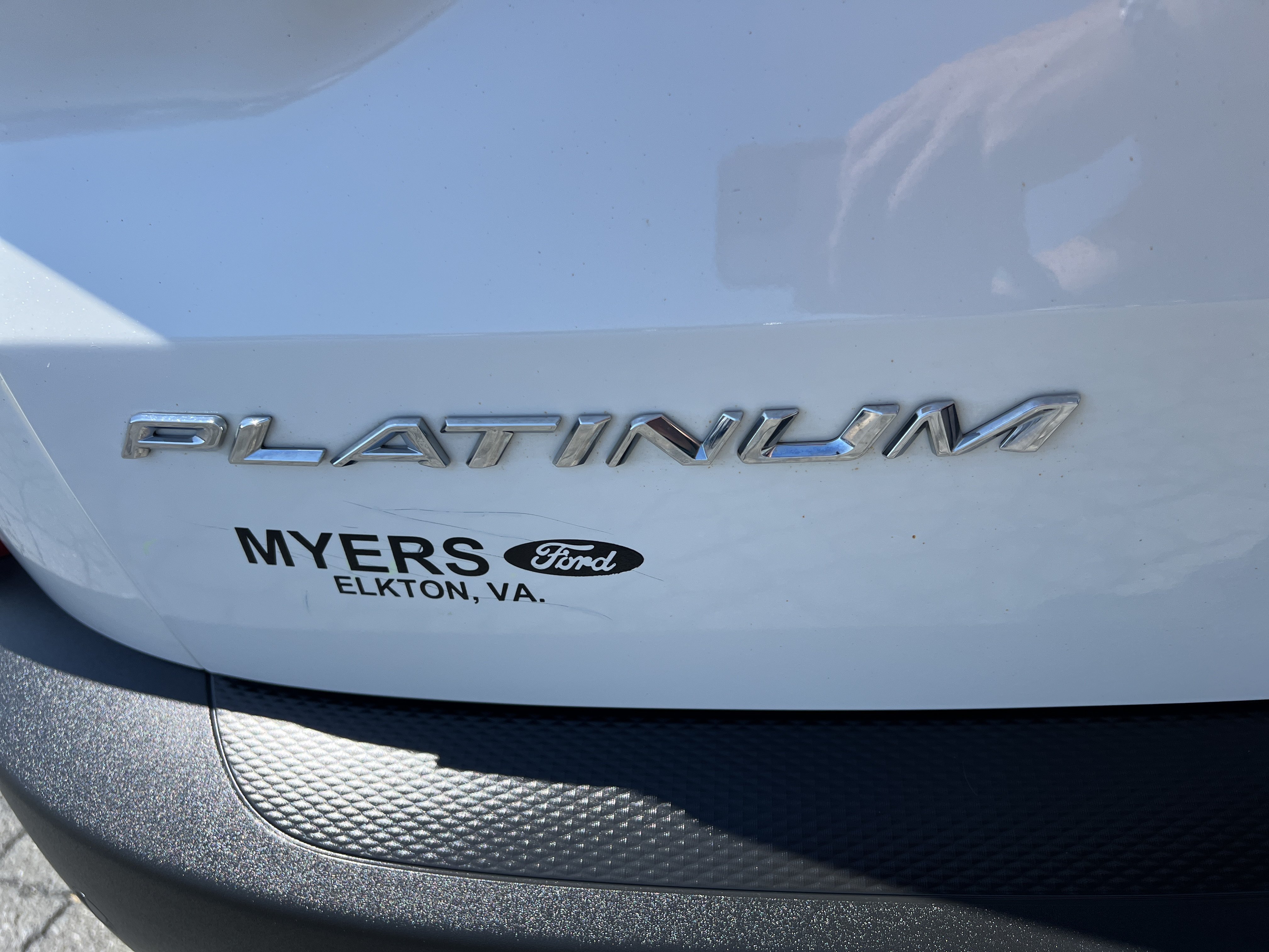 Used 2023 Ford Escape Platinum AWD/4WD image 9