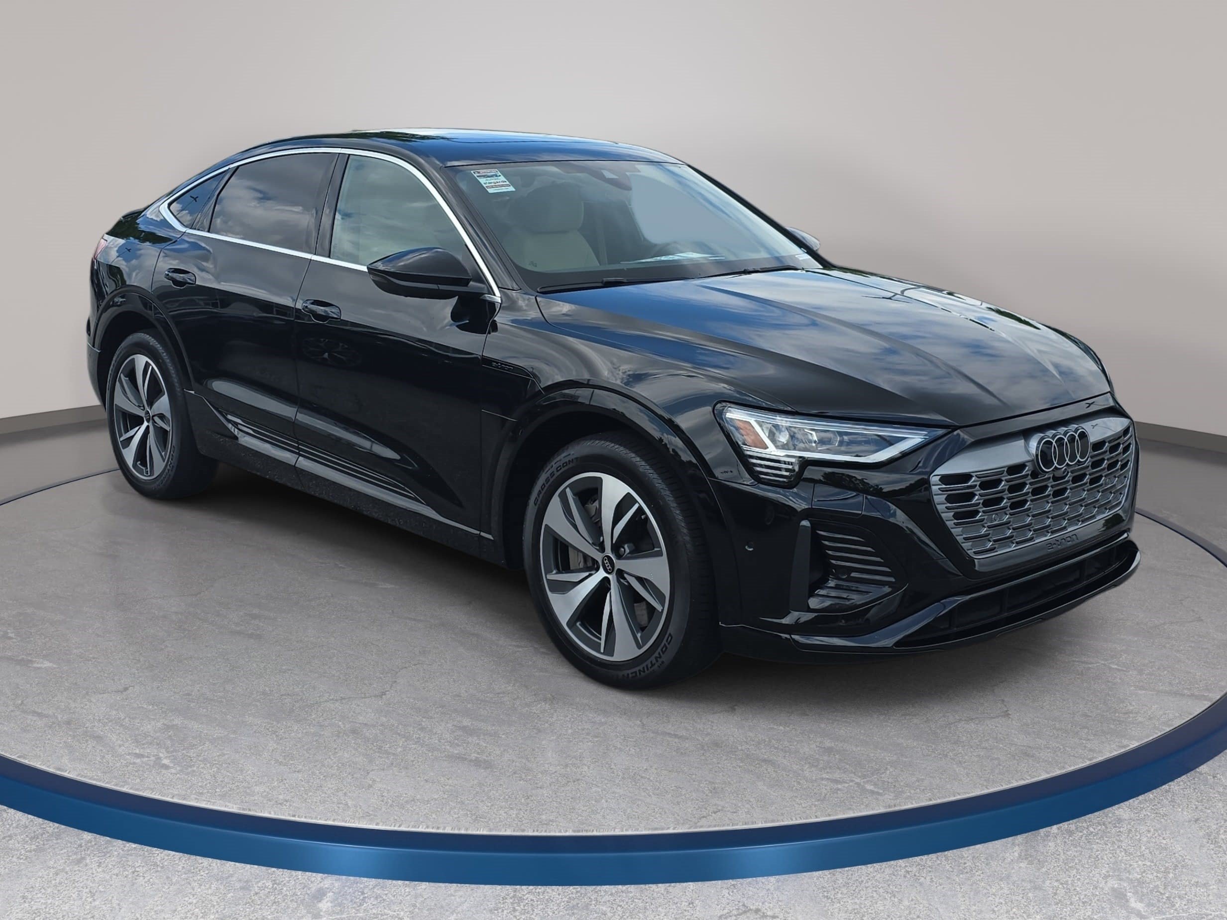 Used 2024 Audi Q8 e-tron Premium Plus w/ Premium Plus Package AWD/4WD image 3
