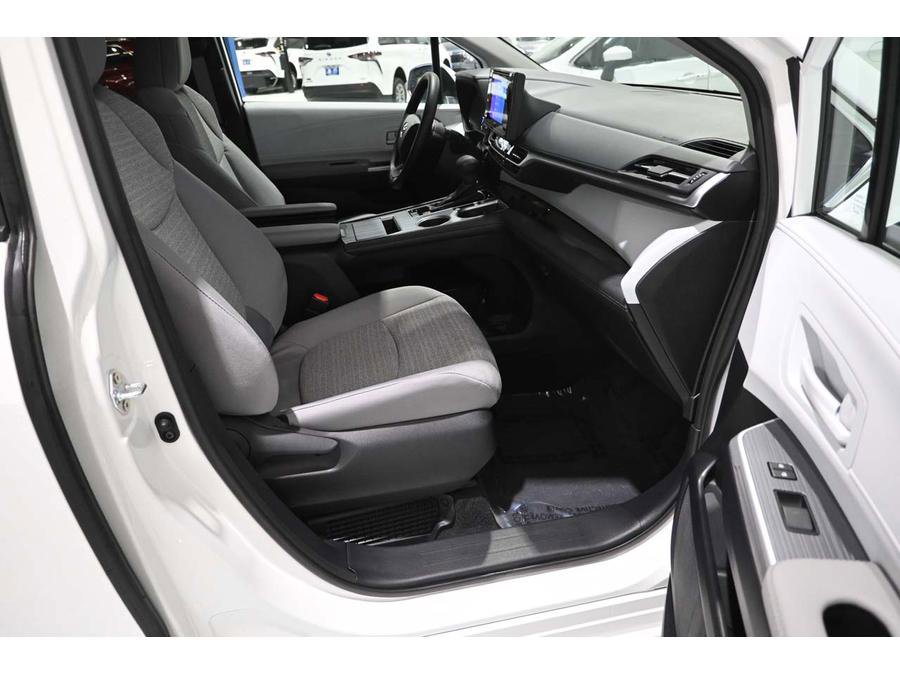 New 2025 Toyota Sienna LE image 15