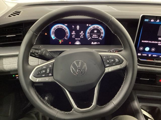 Used 2025 Volkswagen Tiguan S image 6