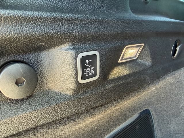 Used 2021 Jeep Grand Cherokee L Overland w/ Luxury Tech Group IV AWD/4WD image 18