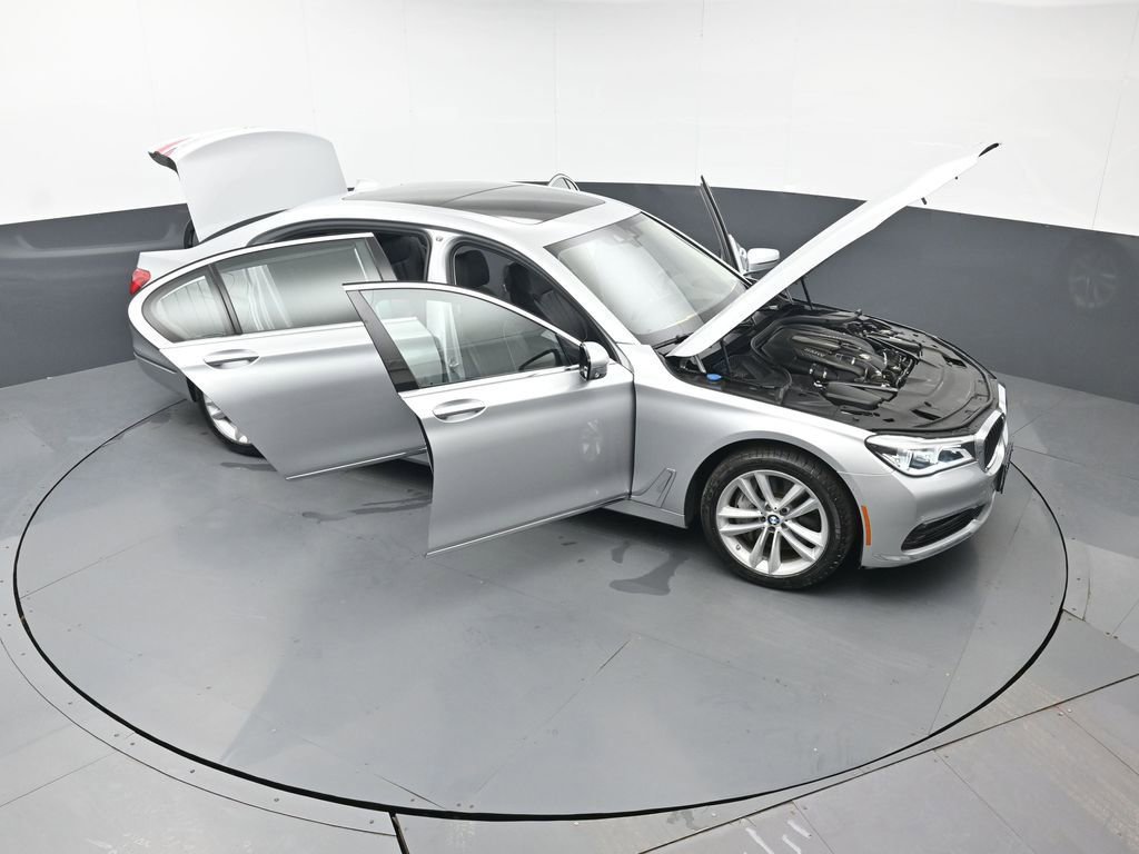 Used 2016 BMW 750i xDrive image 50