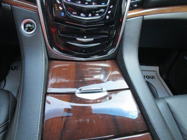 Used 2017 Cadillac Escalade Premium Luxury w/ LPO, Radiant Package AWD/4WD image 31