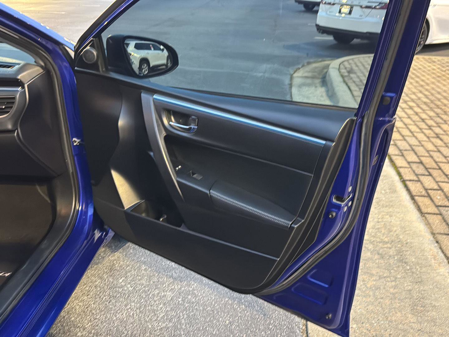 Used 2014 Toyota Corolla S Premium image 12