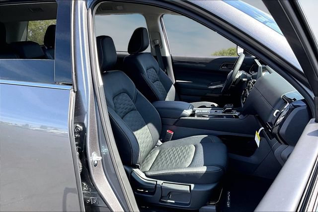 New 2026 Nissan Pathfinder SV FWD image 9