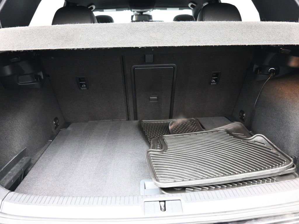 Used 2016 Volkswagen Golf R 4-Door image 21