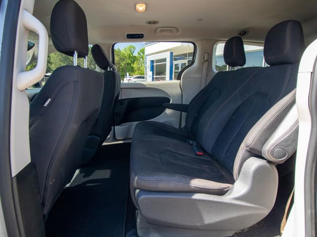Used 2018 Chrysler Pacifica L FWD image 8