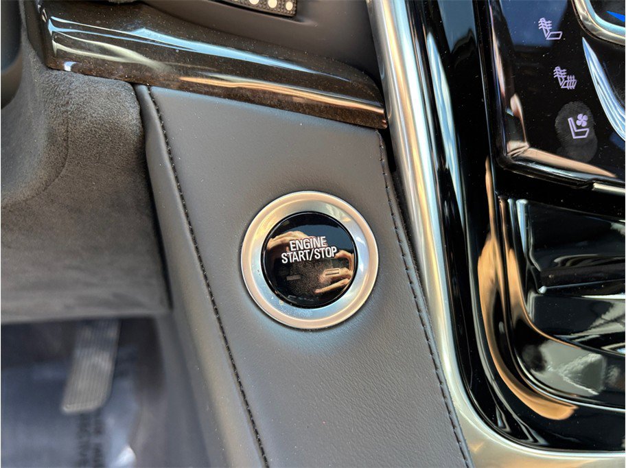 Used 2020 Cadillac Escalade Platinum AWD/4WD image 32