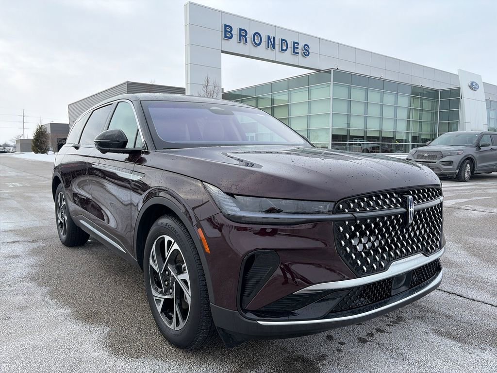 Used 2025 Lincoln Nautilus Premier w/ Equipment Group 102A image 1