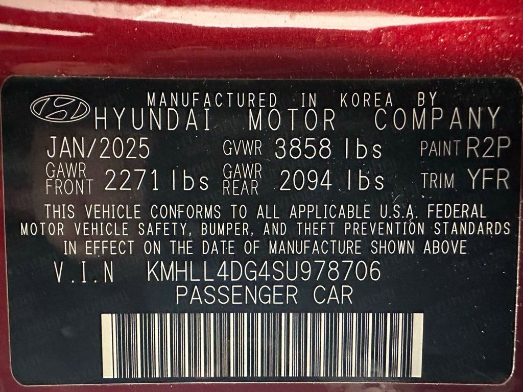 Used 2025 Hyundai Elantra SE FWD image 11