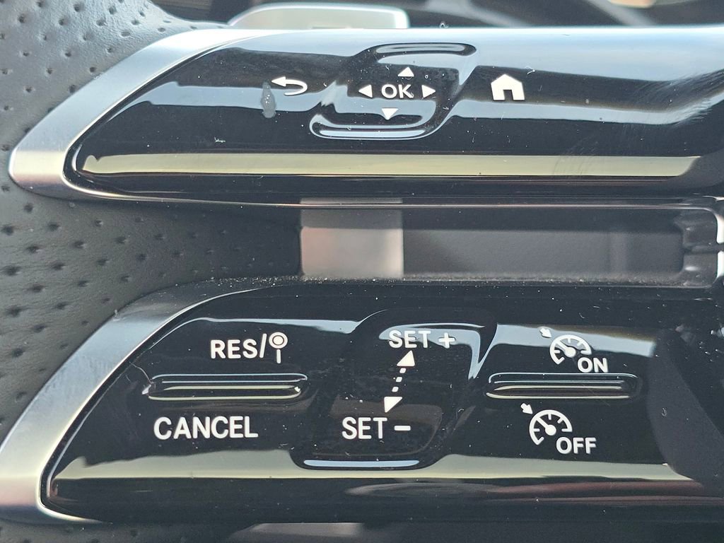 Used 2026 Mercedes-Benz GLC 300 4MATIC image 33