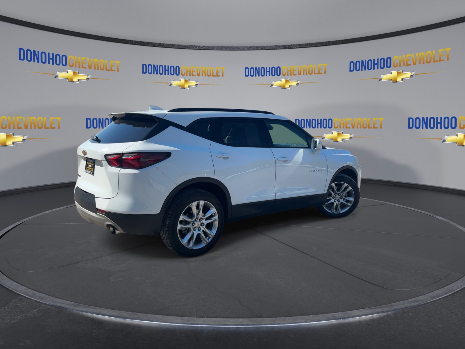 Used 2020 Chevrolet Blazer LT w/ Sound & Technology Package FWD image 8