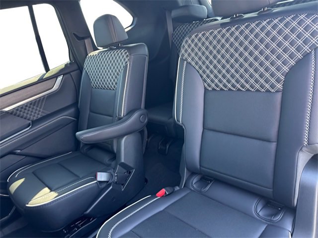 Used 2025 GMC Acadia Denali image 13