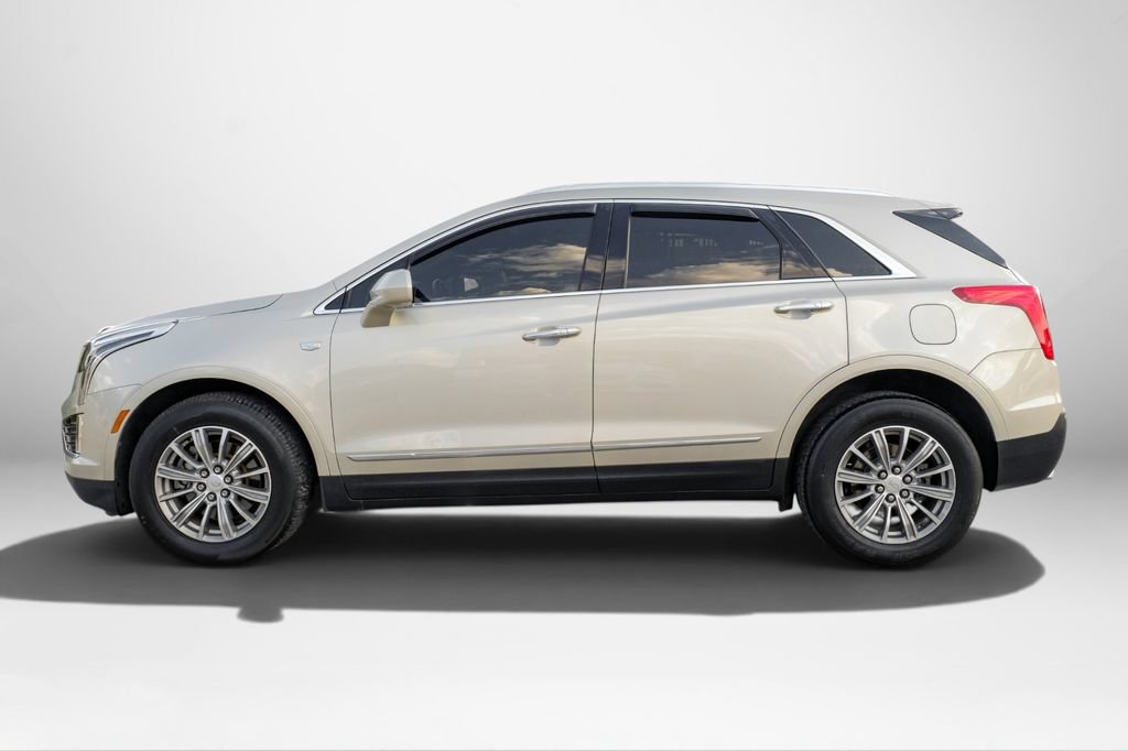 Used 2017 Cadillac XT5 Luxury w/ Driver Awareness Package FWD image 9