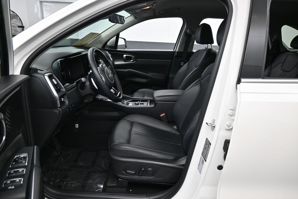 Used 2023 Kia Sorento EX FWD image 11