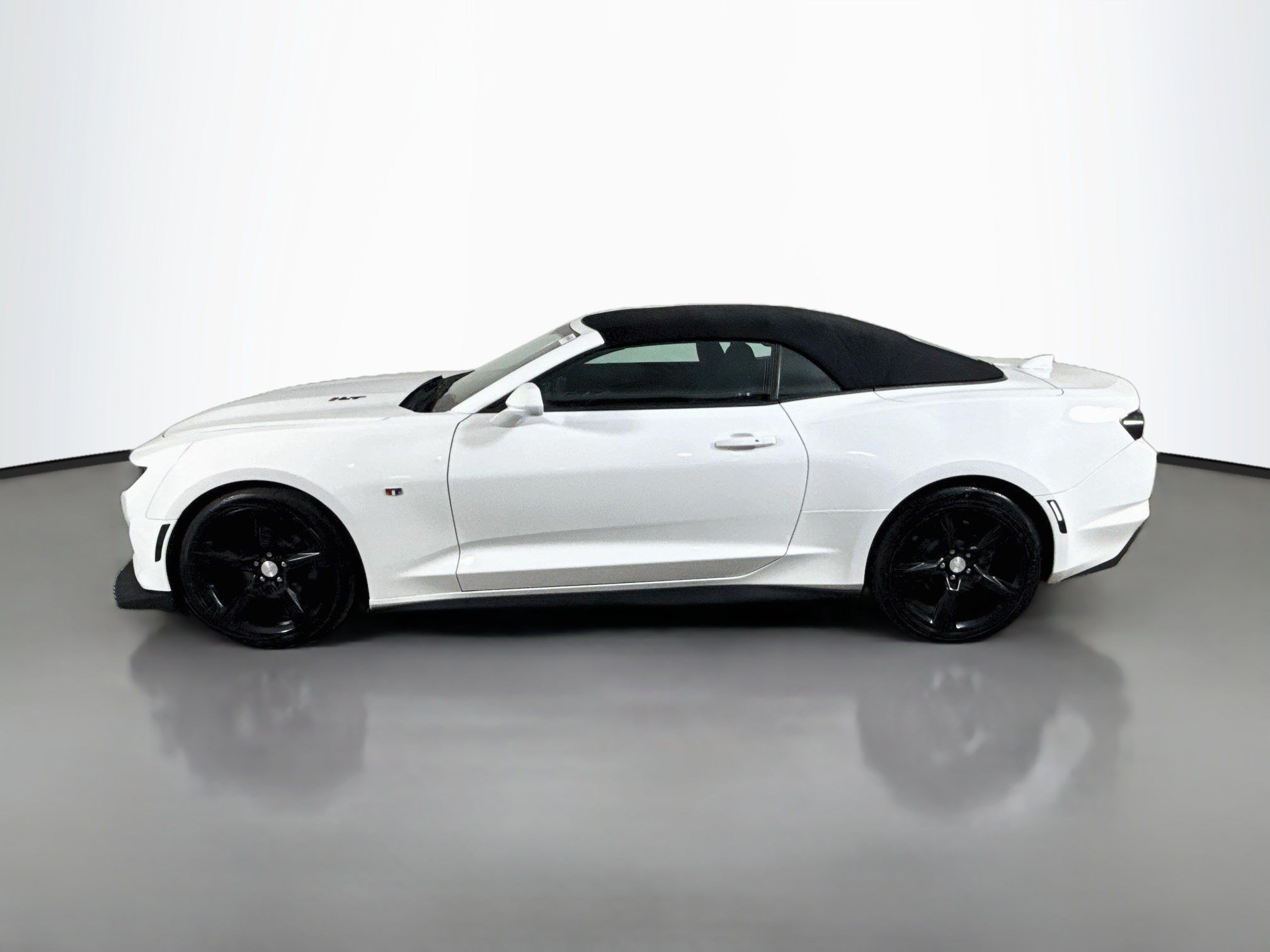 Used 2019 Chevrolet Camaro LT RWD image 6