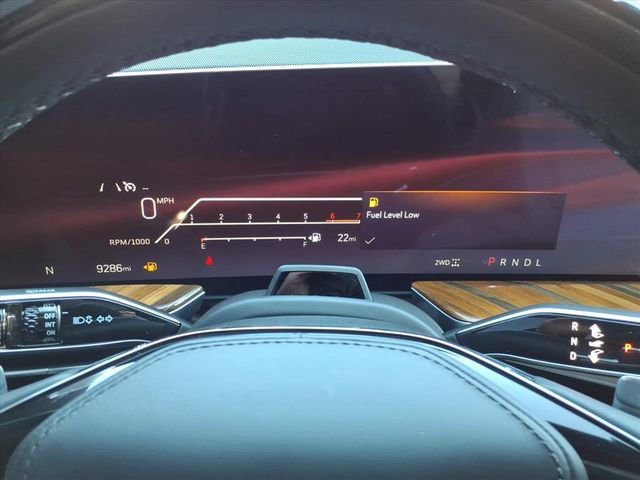 Used 2025 Cadillac Escalade Sport Platinum w/ LPO, ONYX Package image 37