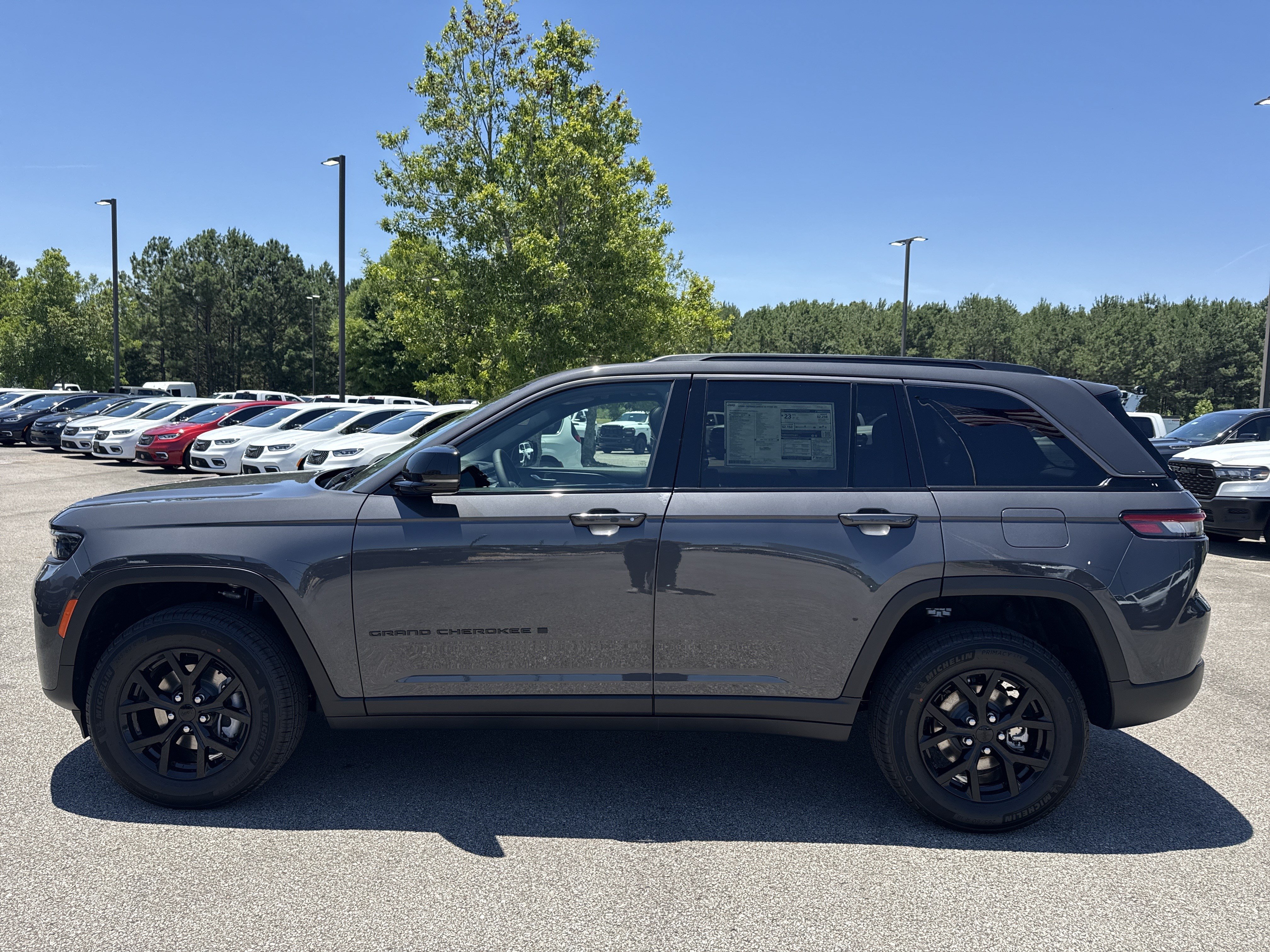 New 2026 Jeep Grand Cherokee Altitude RWD image 4
