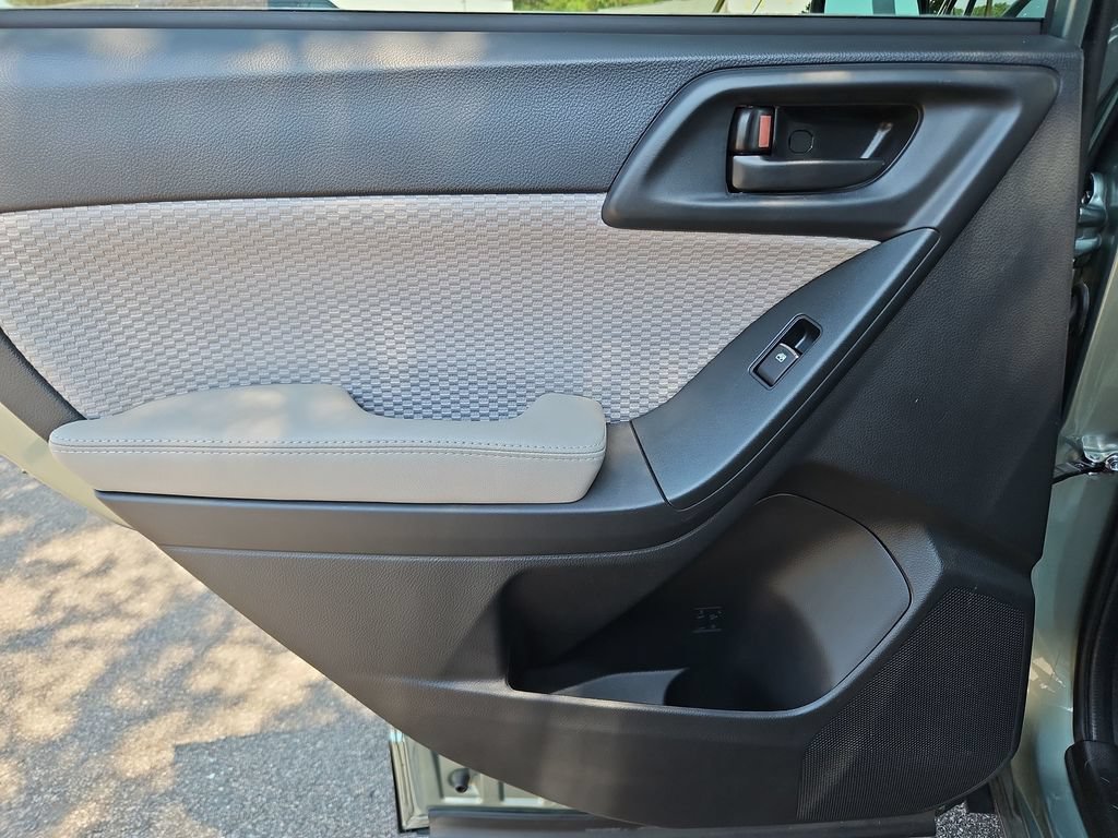 Used 2018 Subaru Forester 2.5i Premium w/ All-Weather Package AWD/4WD image 28