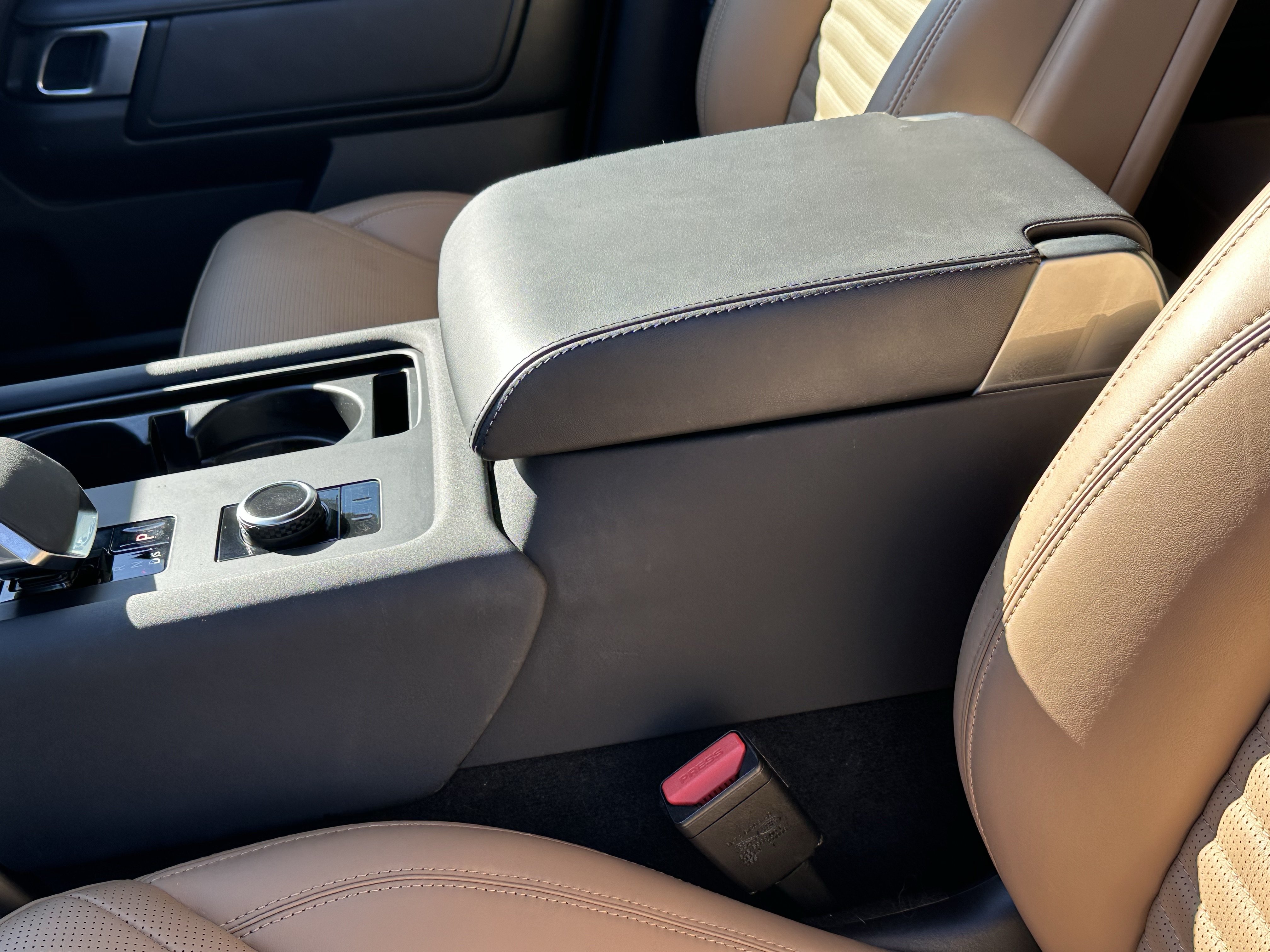 Certified 2023 Land Rover Discovery S R-Dynamic AWD/4WD image 24