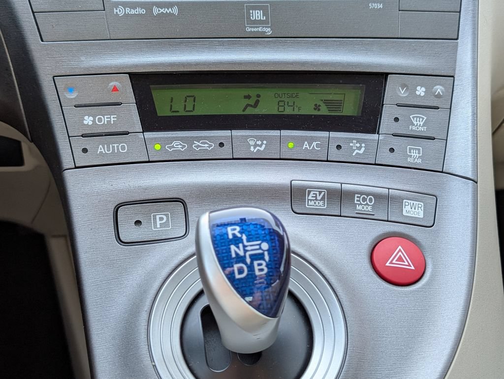 Used 2015 Toyota Prius Four FWD image 8