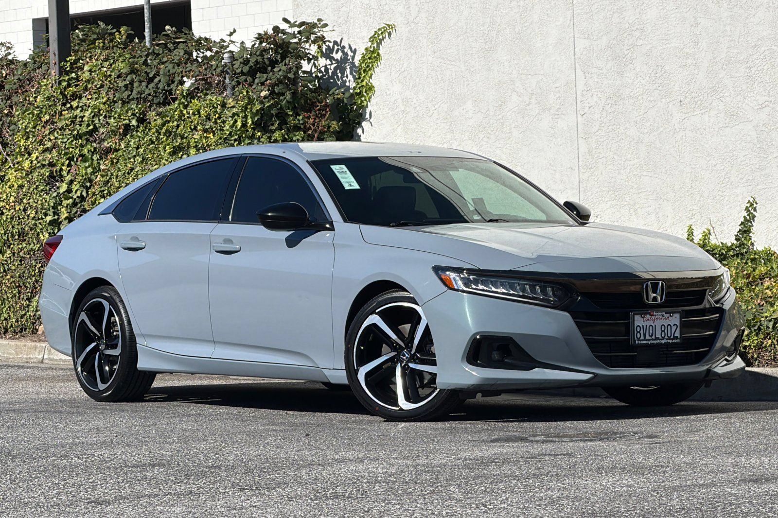 Used 2021 Honda Accord Sport image 2