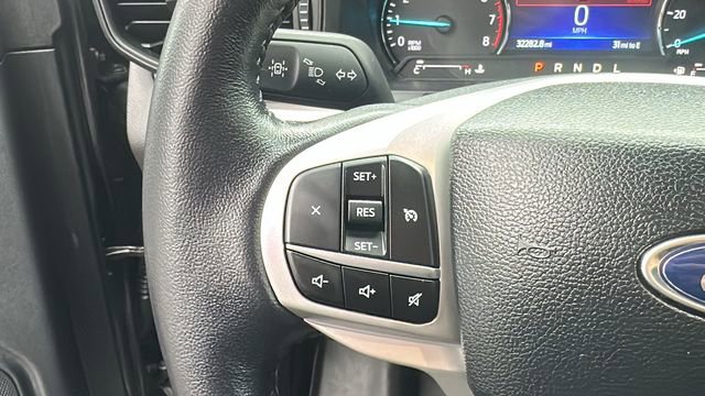 Used 2023 Ford Explorer XLT AWD/4WD image 16