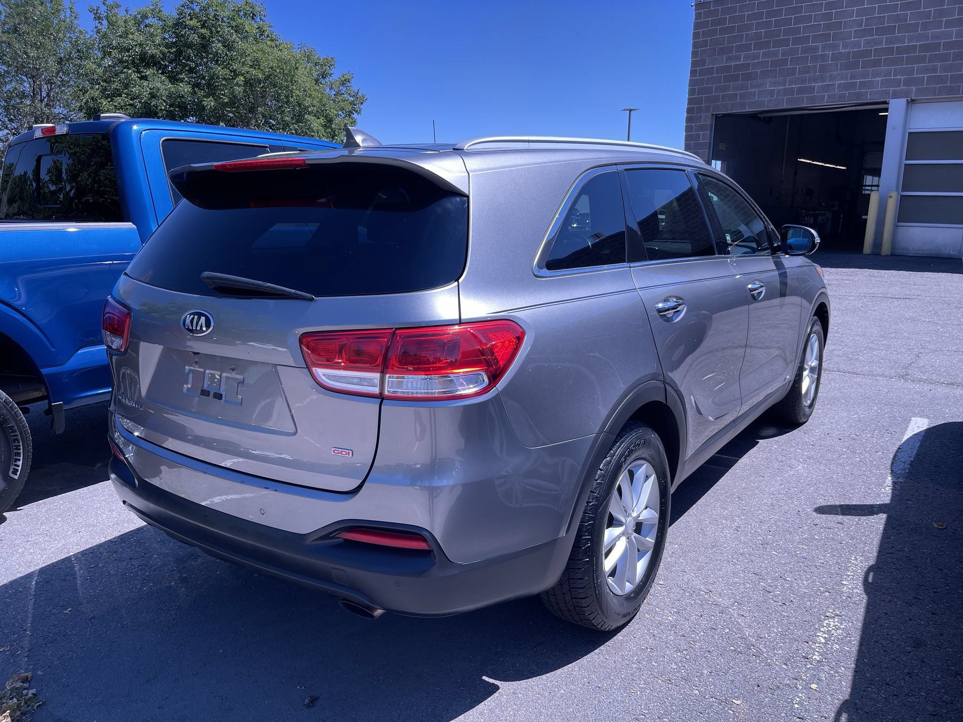 Used 2016 Kia Sorento AWD w/ LX Convenience Package image 3