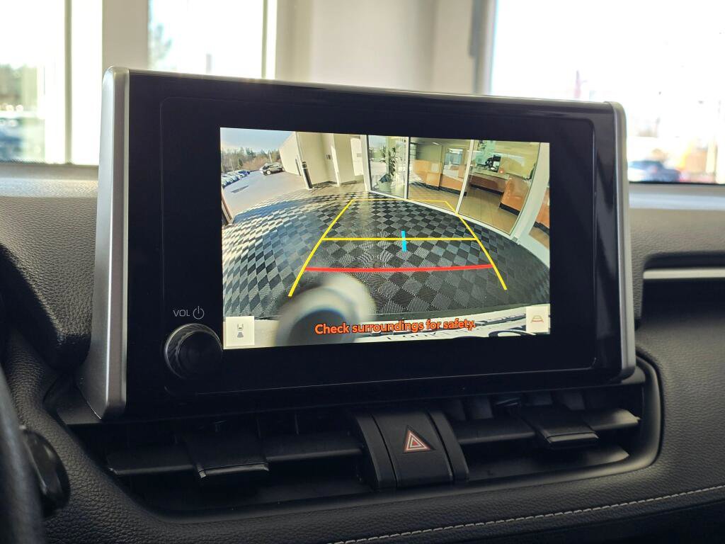 Used 2025 Toyota RAV4 LE image 31