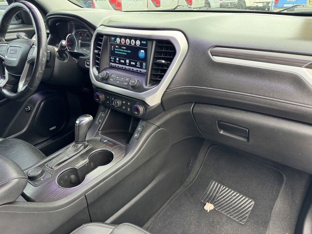 Used 2017 GMC Acadia SLT FWD image 7