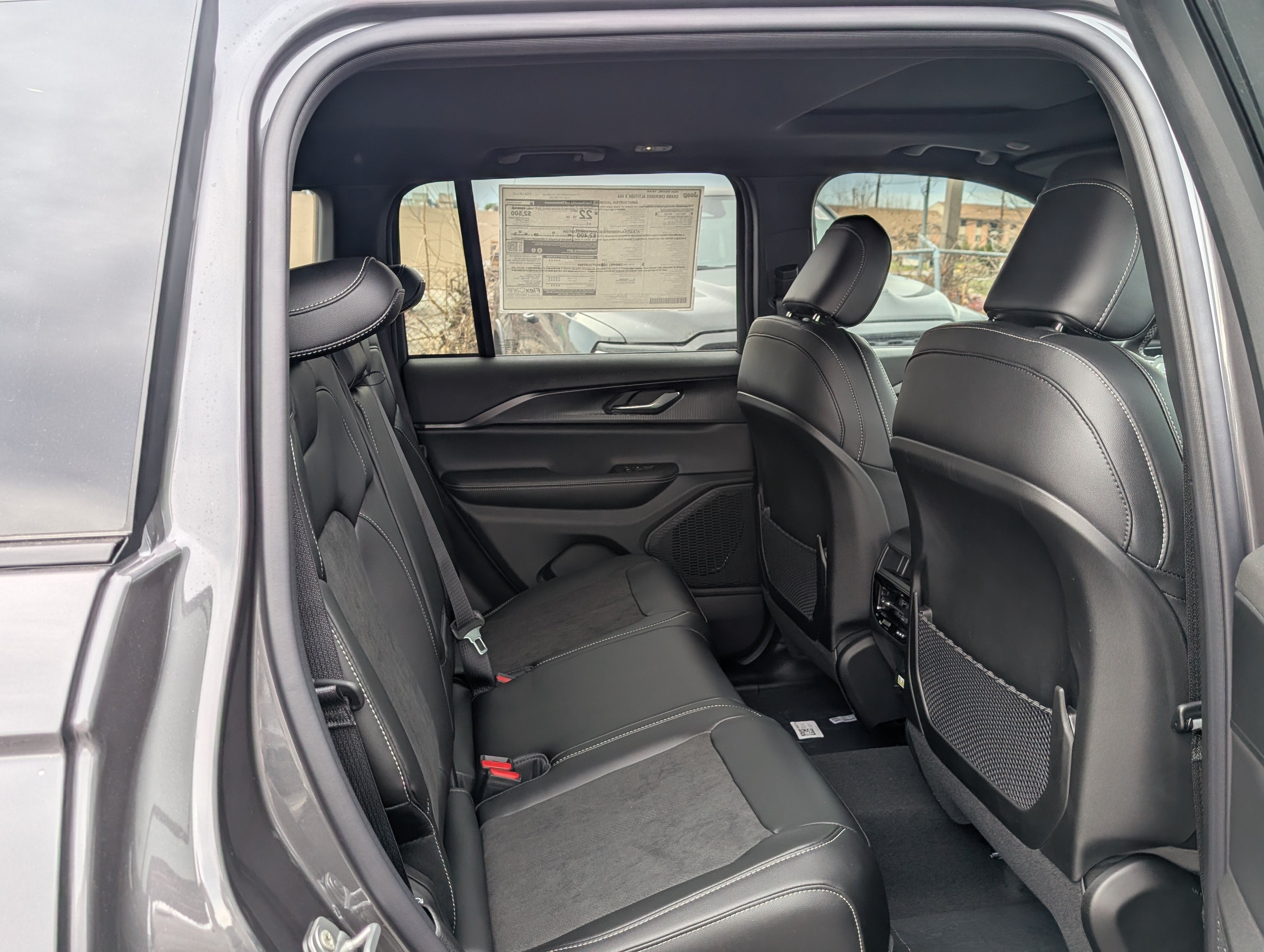New 2025 Jeep Grand Cherokee Altitude AWD/4WD image 10